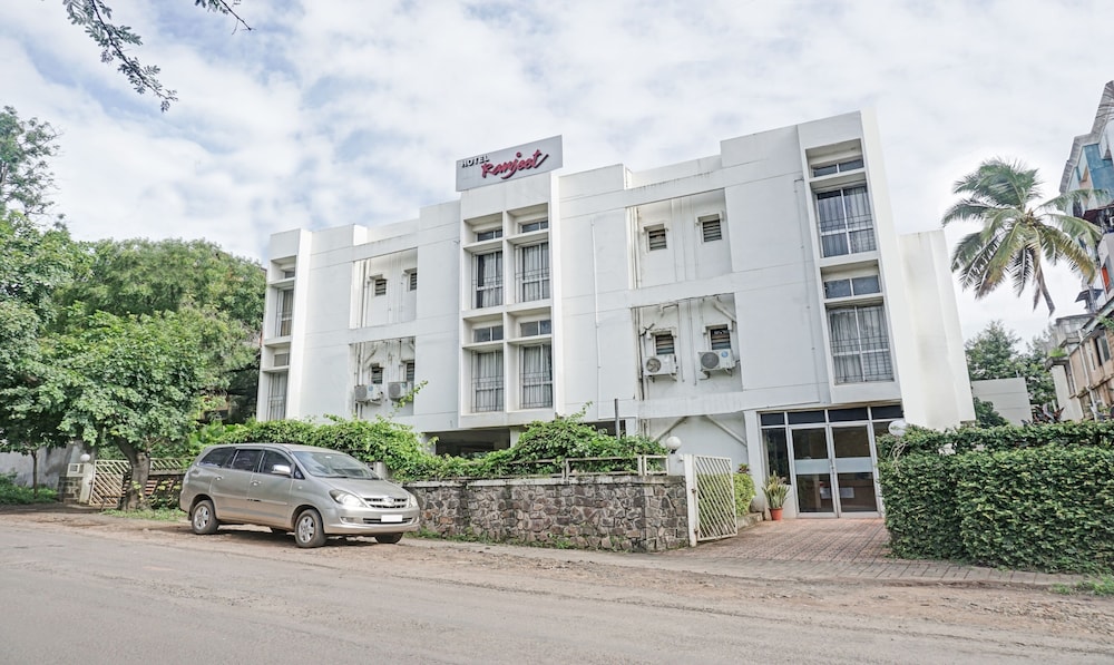Oyo 15198 Hotel Ranjeet