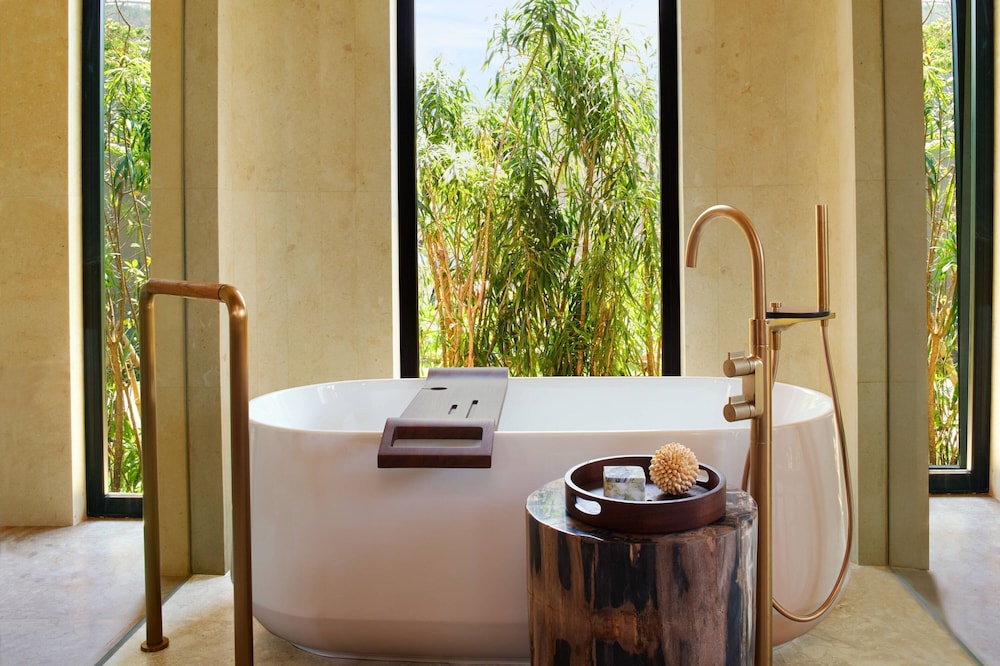 TA’AKTANA, a Luxury Collection Resort & Spa, Labuan Bajo