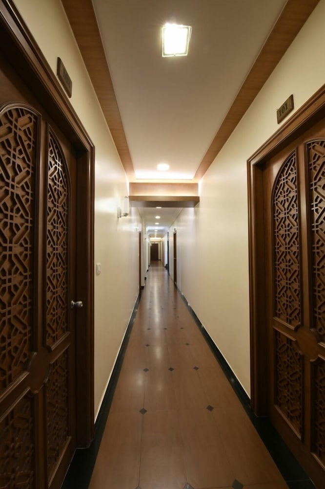 Jaffer Bhai's Brickland Hotel