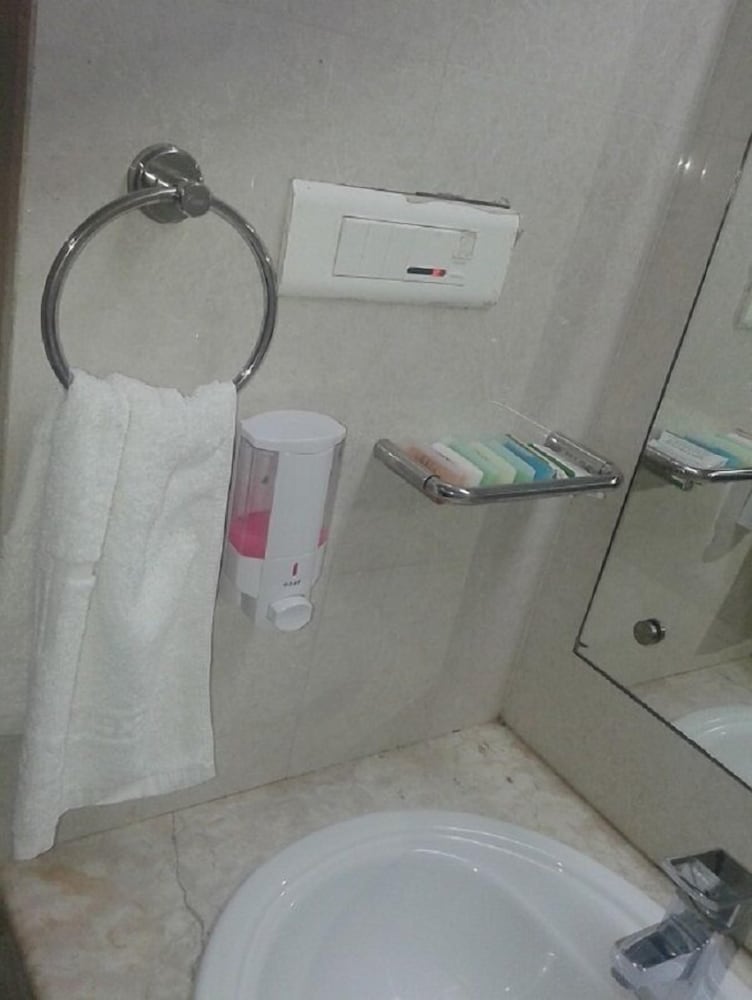 Hotel Sea N Rock Pure Veg