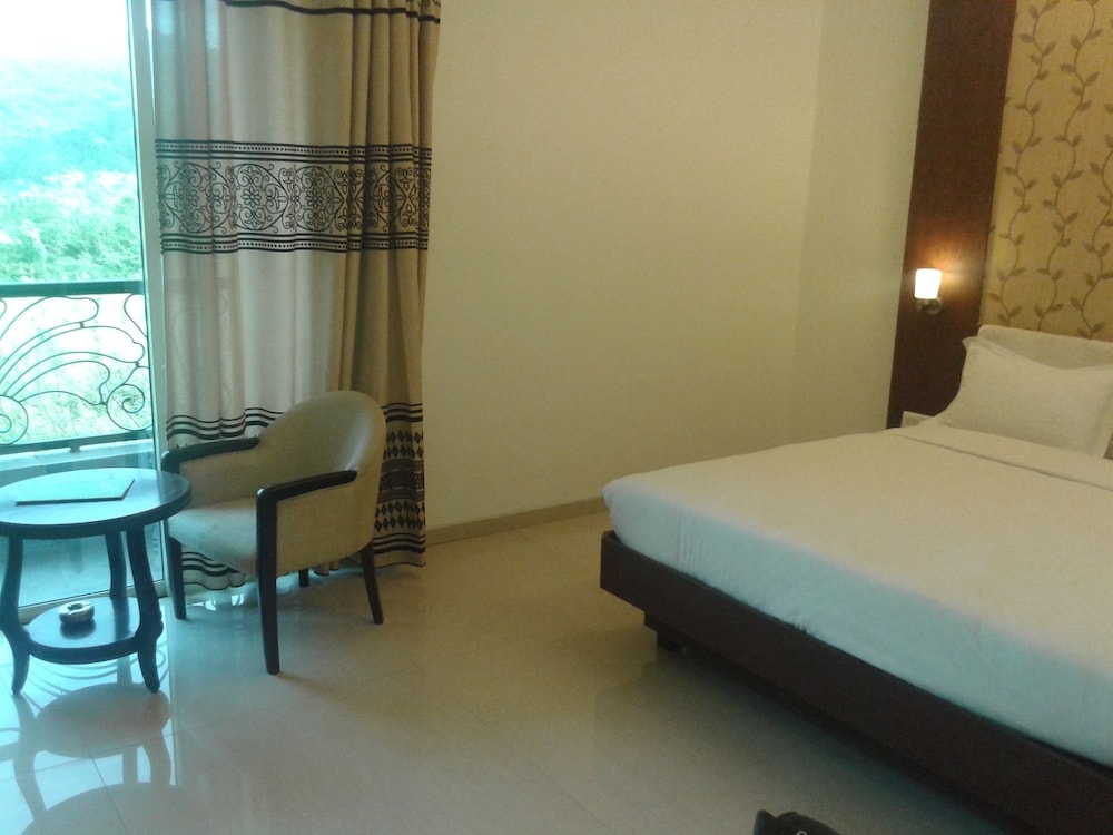 Hotel Sea N Rock Pure Veg
