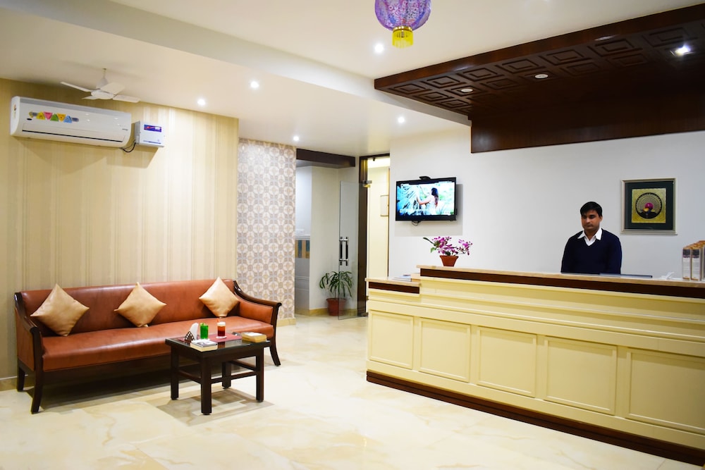 Hotel Green View - Behind Parmarth Niketan