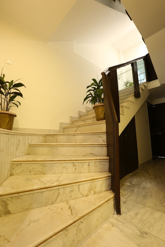 Hotel Green View - Behind Parmarth Niketan
