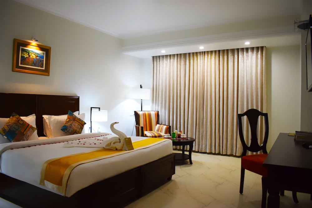 Hotel Green View - Behind Parmarth Niketan
