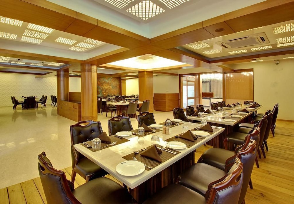 Aarya Grand Hotels & Resorts