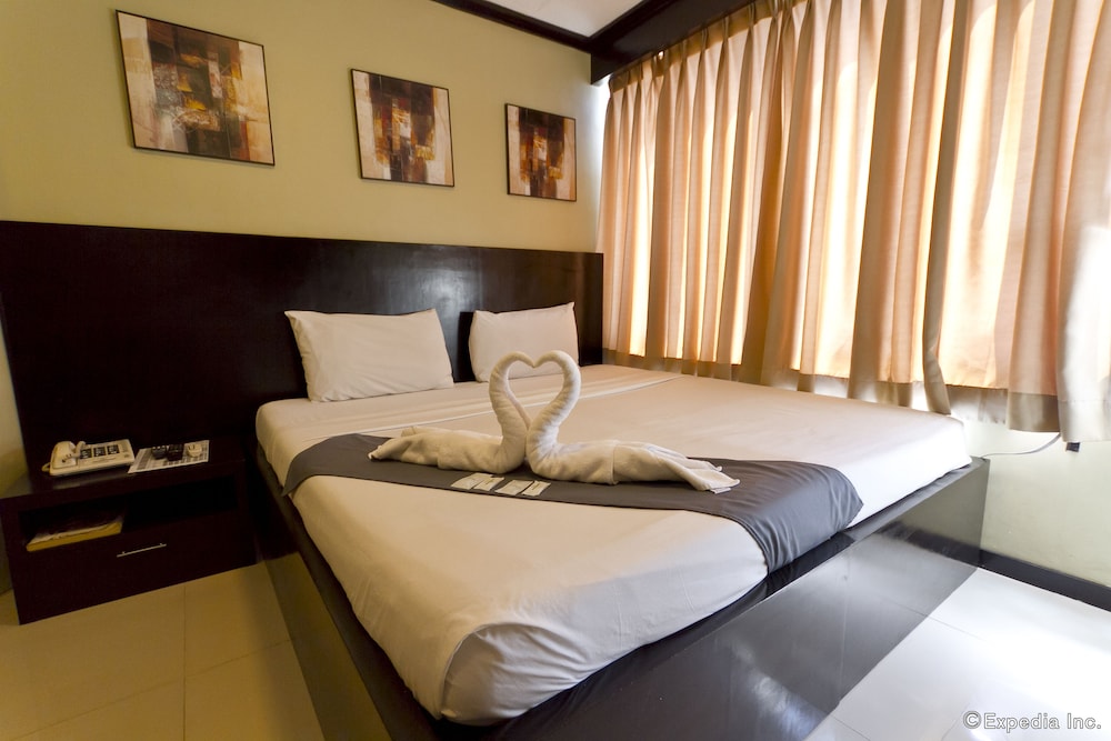 Richmond Plaza Hotel