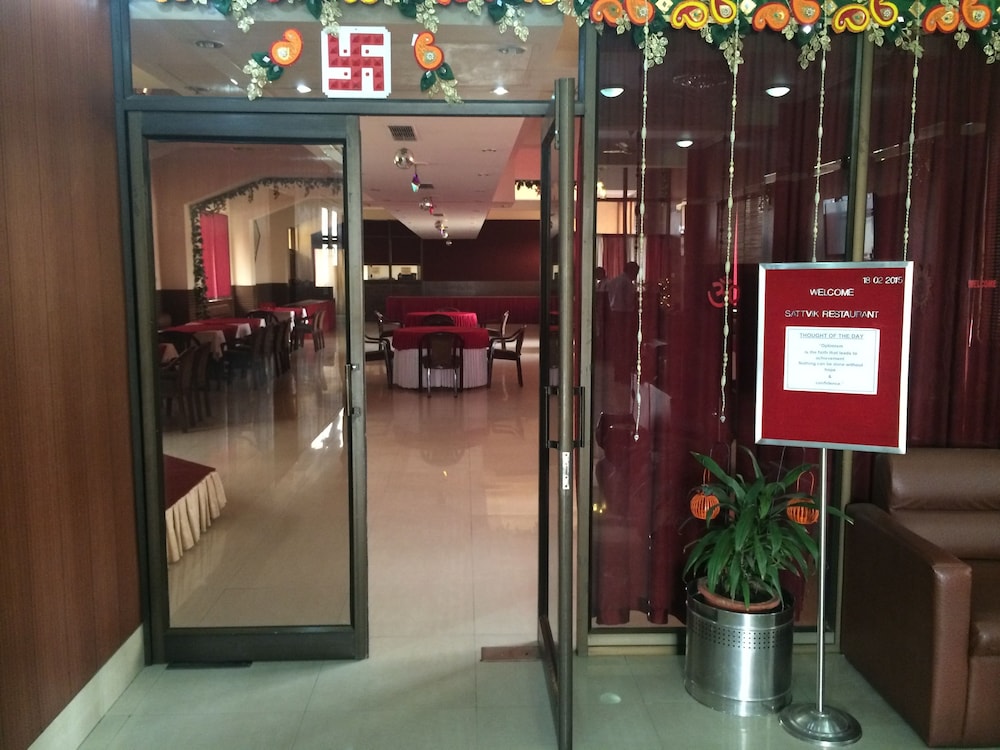 Hotel Maiden Residency