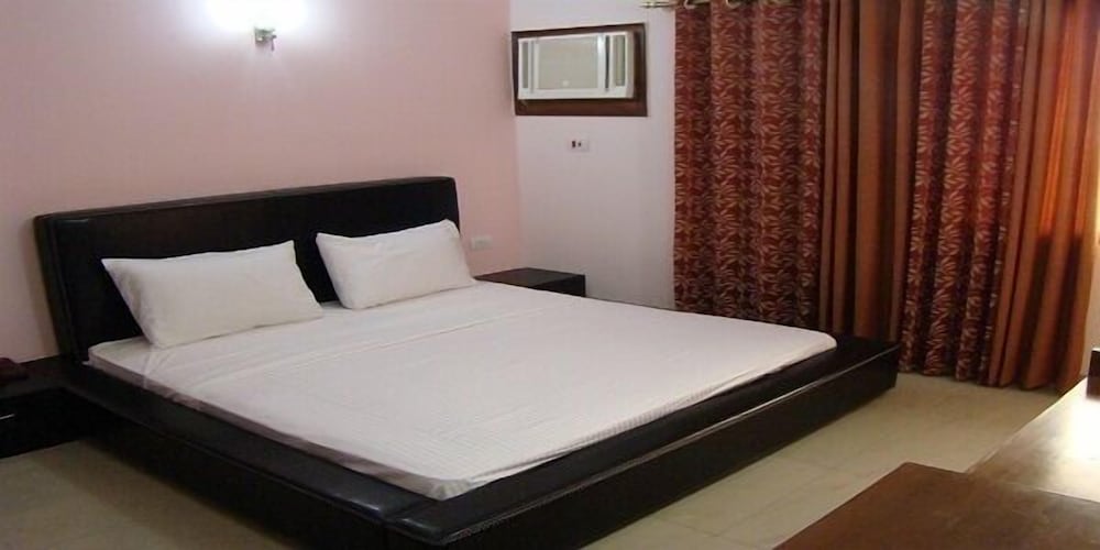 Hotel Maiden Residency