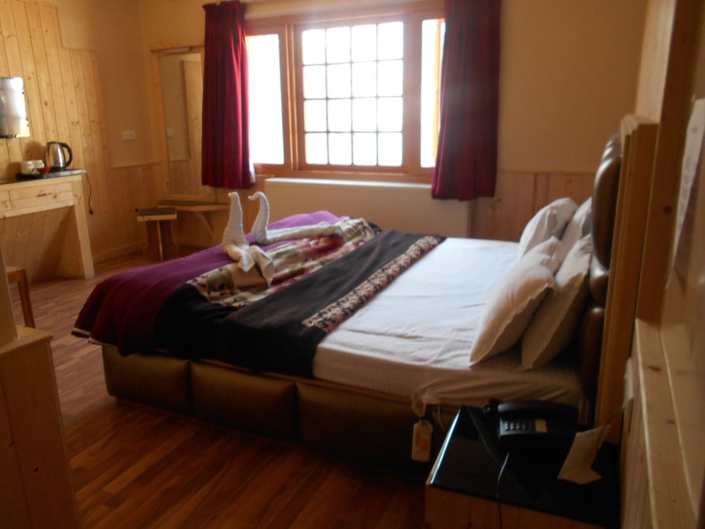Hotel Abshar Pahalgam