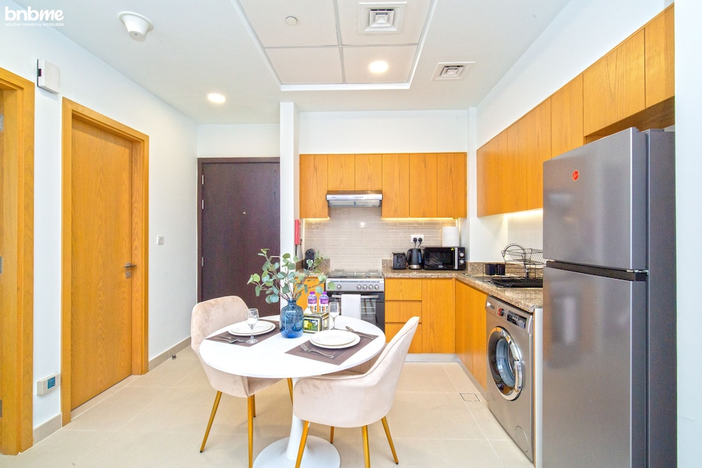 1B Bellevue Tower 2 1902 by bnbme homes
