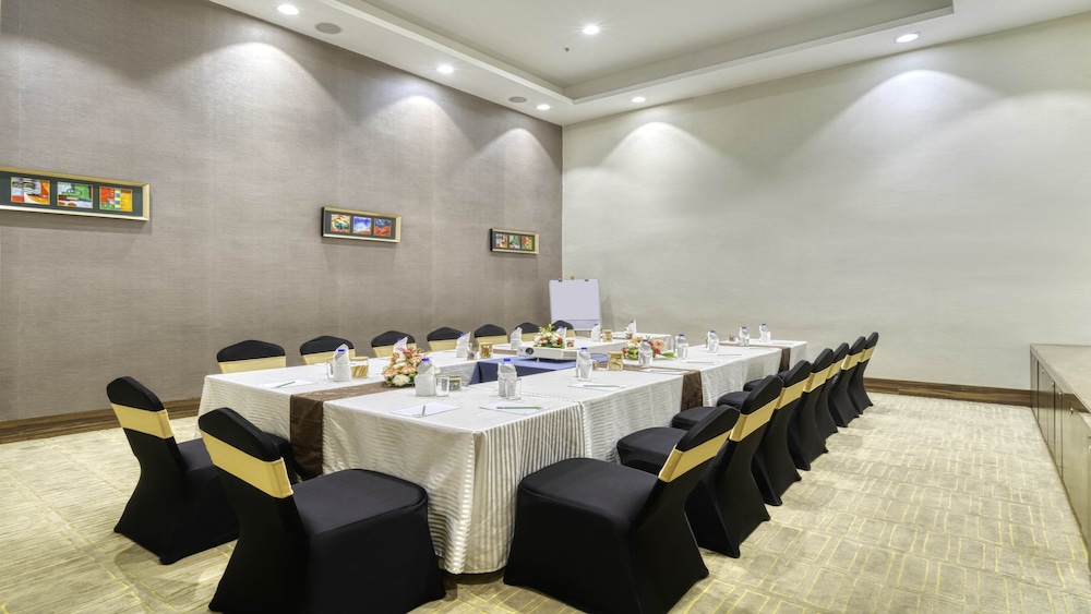 Holiday Inn Kolkata Airport, an IHG Hotel