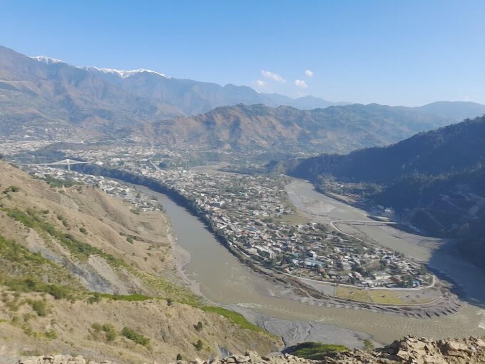 Shandar Guest House