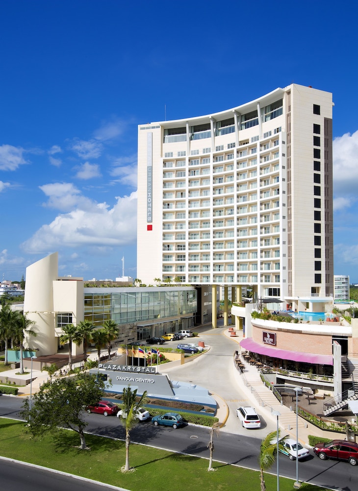 Krystal Urban Cancun & Beach Club