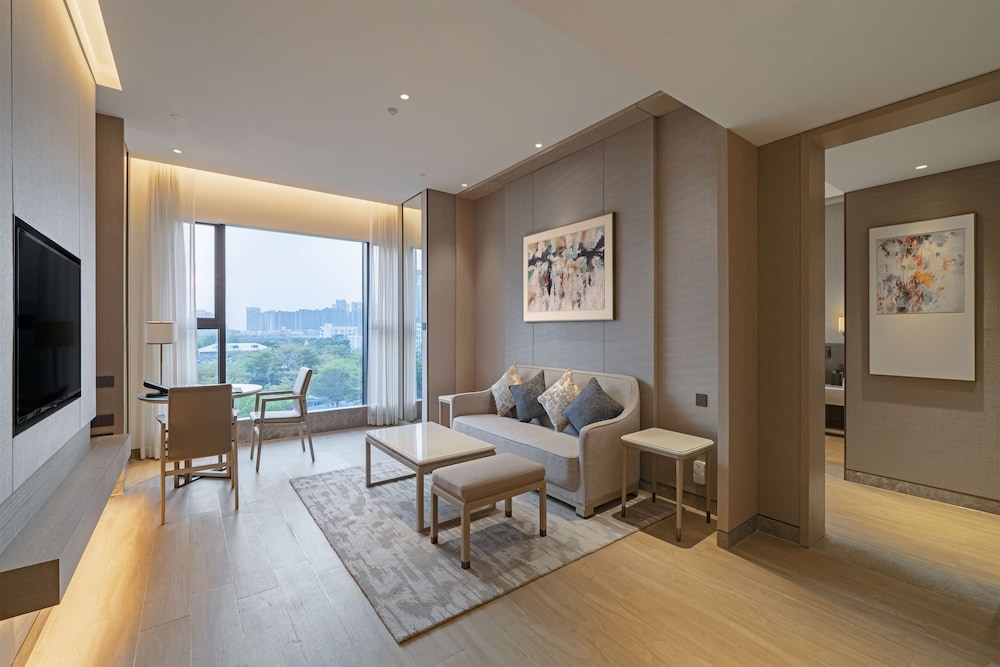 DoubleTree by Hilton Shenzhen Nanshan Hotel & Residences
