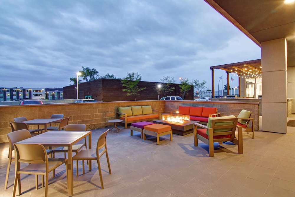 Home2 Suites by Hilton Montreal Dorval