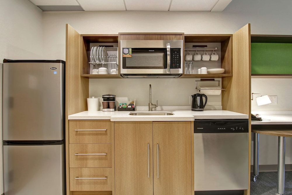 Home2 Suites by Hilton Montreal Dorval