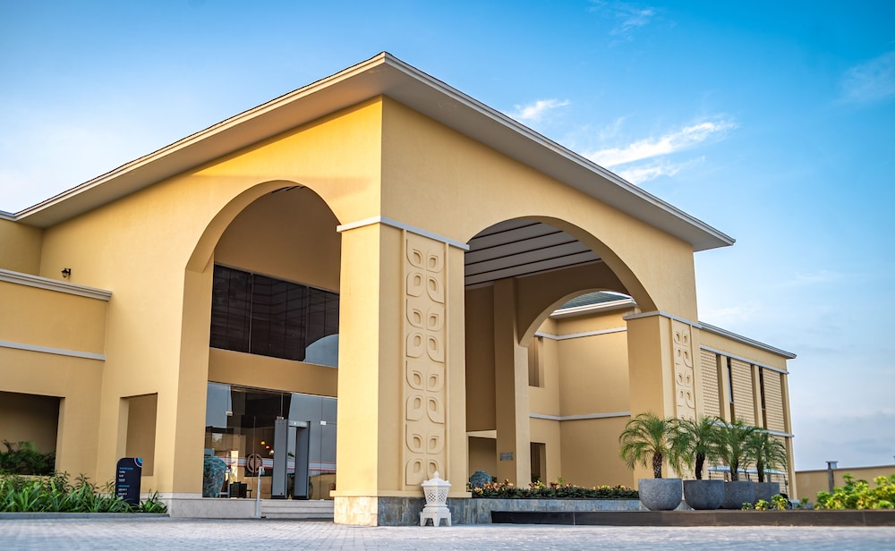 Hawthorn Suites by Wyndham Dwarka 