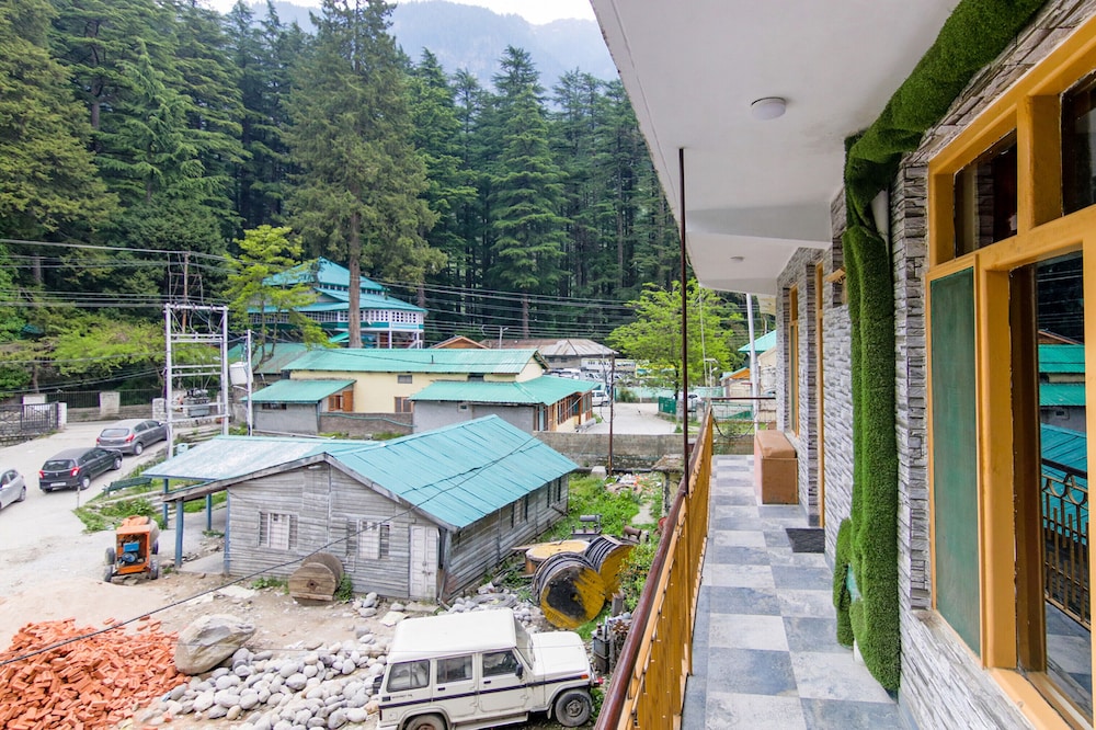 Fabhotel Negis Shivalaya