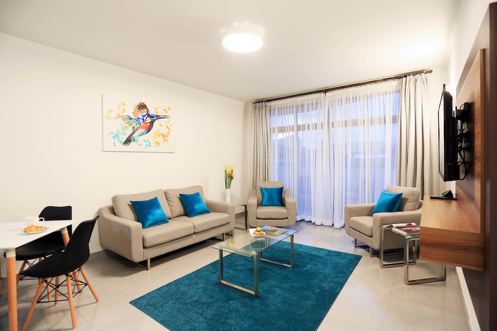 Kingfisher Nest Hotel Suites
