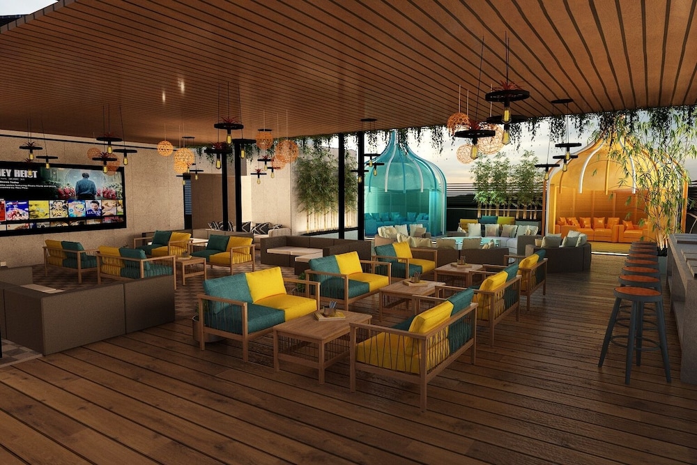 Kingfisher Nest Hotel Suites