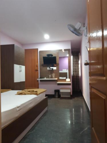 Sapphire Inn