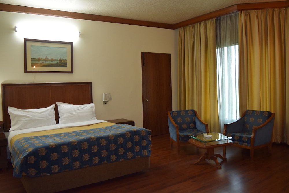 Hotel Samrat