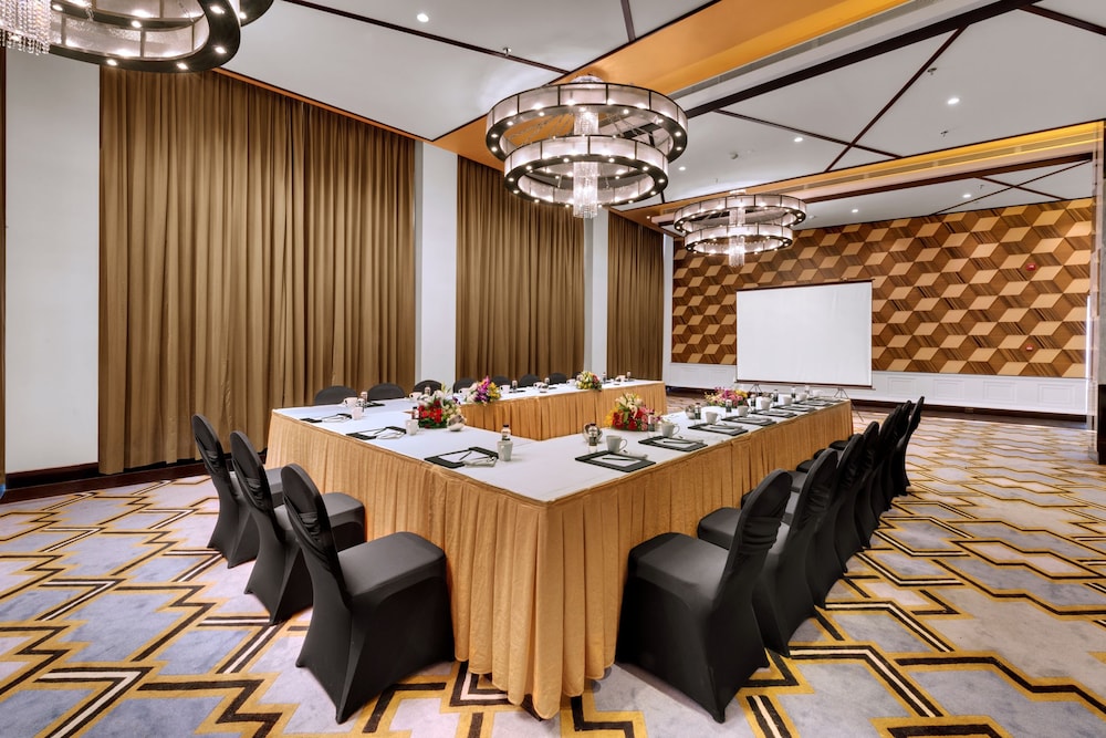 Amanora The Fern Pune, Series by Marriott