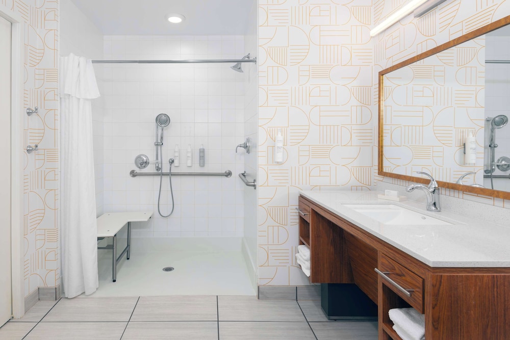 Home2 Suites by Hilton Buffalo Airport / Galleria Mall