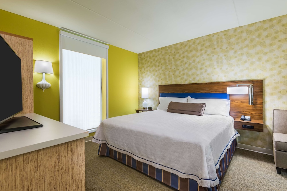 Home2 Suites by Hilton Buffalo Airport / Galleria Mall
