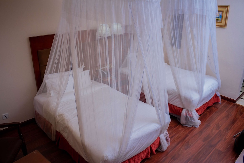 Best Western Plus Paramount Hotel