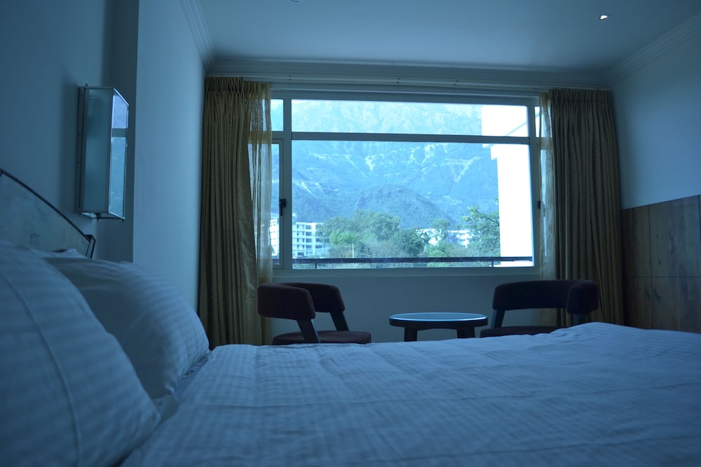 AMR Hotel