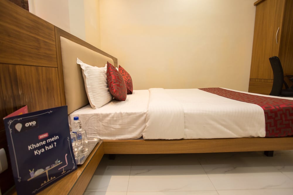 OYO 8872 Hotel Address Inn