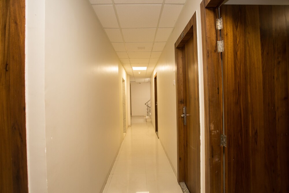 OYO 8872 Hotel Address Inn