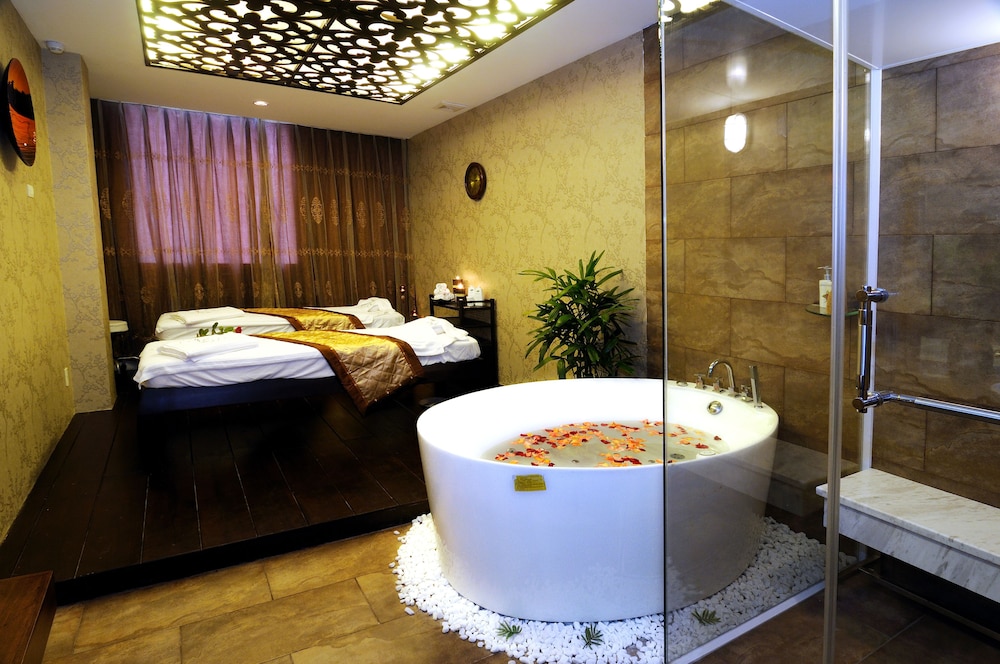 Silverland Yen Hotel