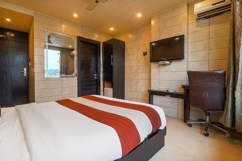 Oaktel Hotel Grand Shiva