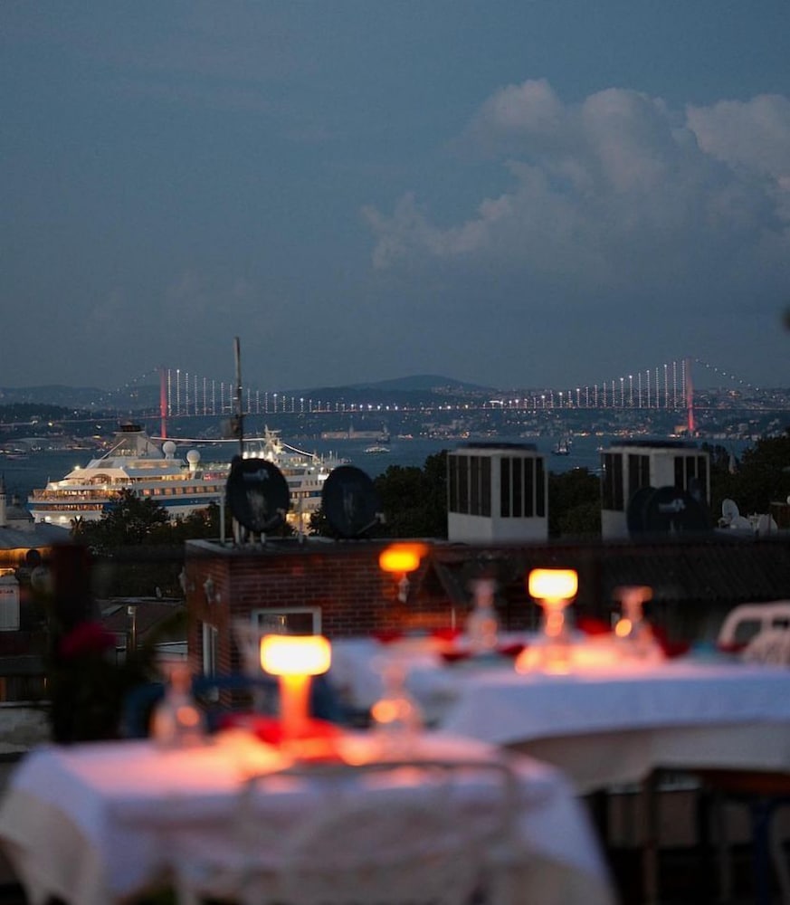 Raymond Hotel Old City
