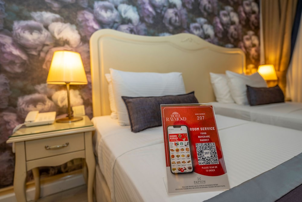 Raymond Hotel Old City