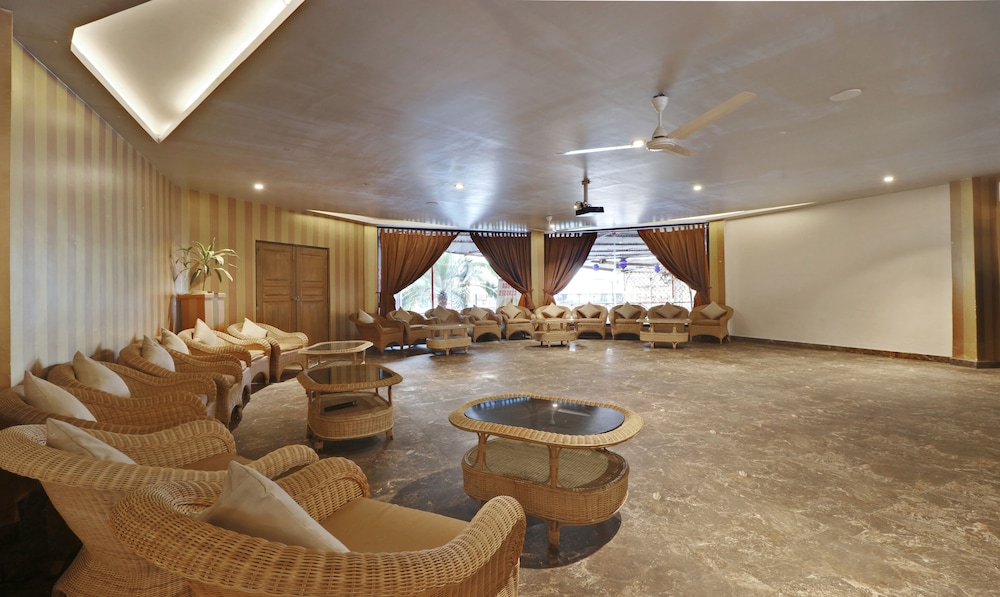 Treebo Premium Blue Mountain Country Club And Resort