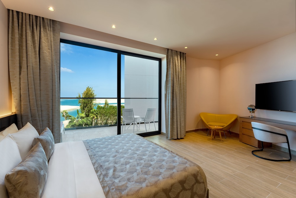 voco Monaco Dubai, an IHG Hotel, Adults Only, World Islands By IHG