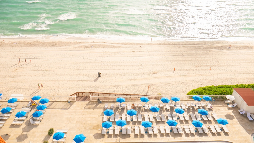 Ramada Plaza by Wyndham Marco Polo Beach Resort