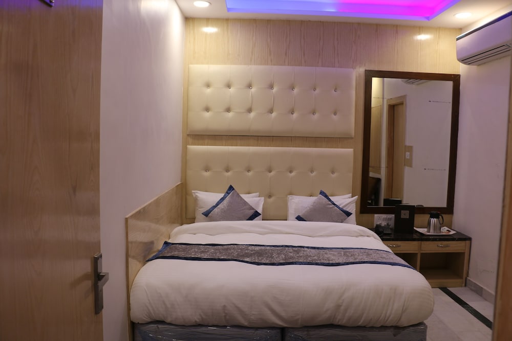 Hotel Karlo Kastle @ New Delhi Railway station- Paharganj