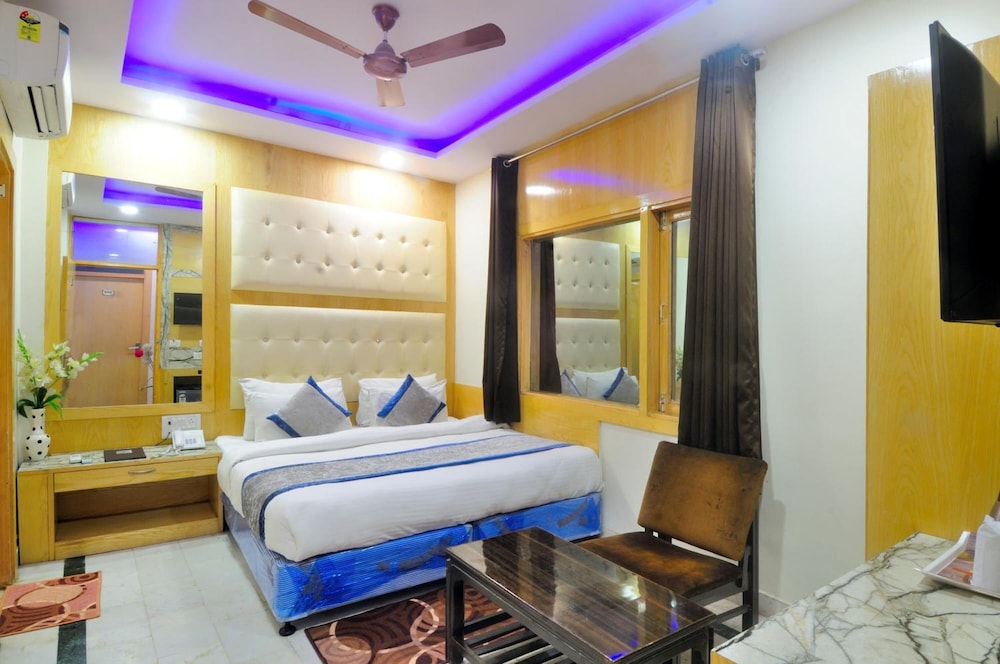 Hotel Karlo Kastle @ New Delhi Railway station- Paharganj