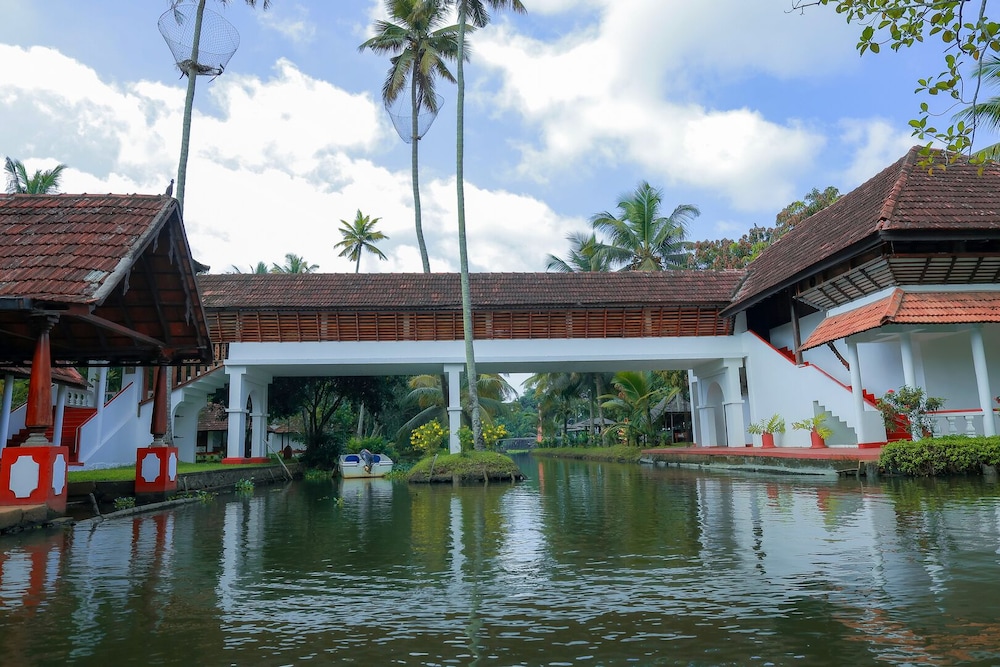 Coconut Lagoon - CGH Earth