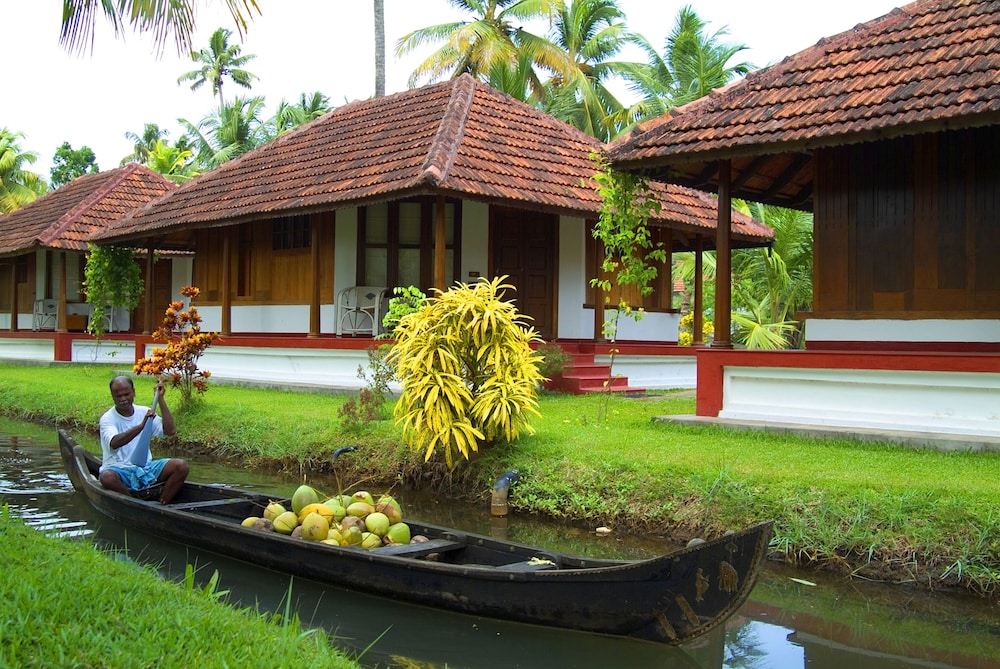 Coconut Lagoon - CGH Earth