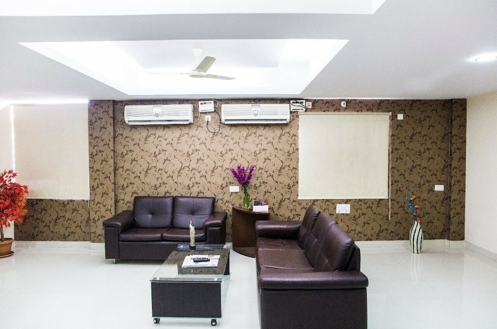 SKYLA Serviced Apartments - Gachibowli