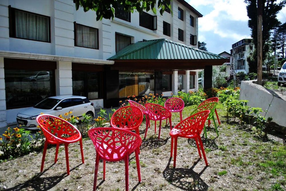 Hotel Natraj International Patnitop
