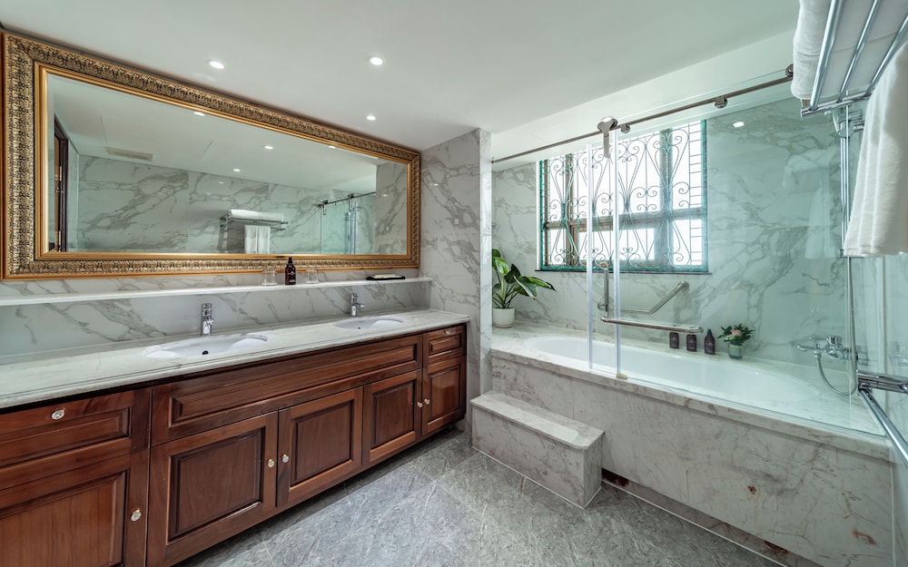 Sherwood Residence
