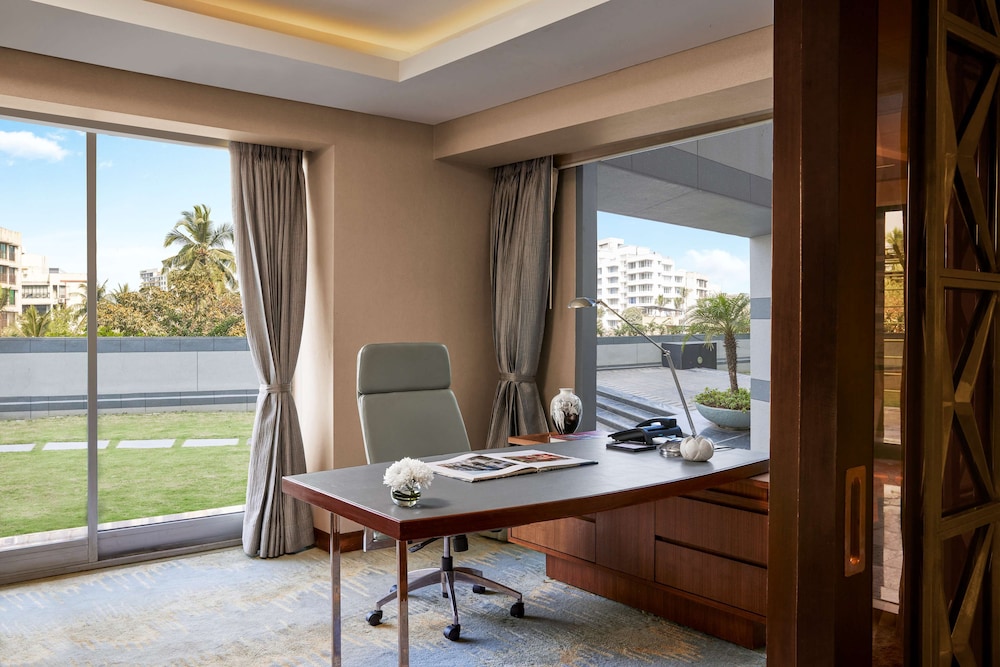 Grand Hyatt Mumbai Hotel and Serviced Apartments