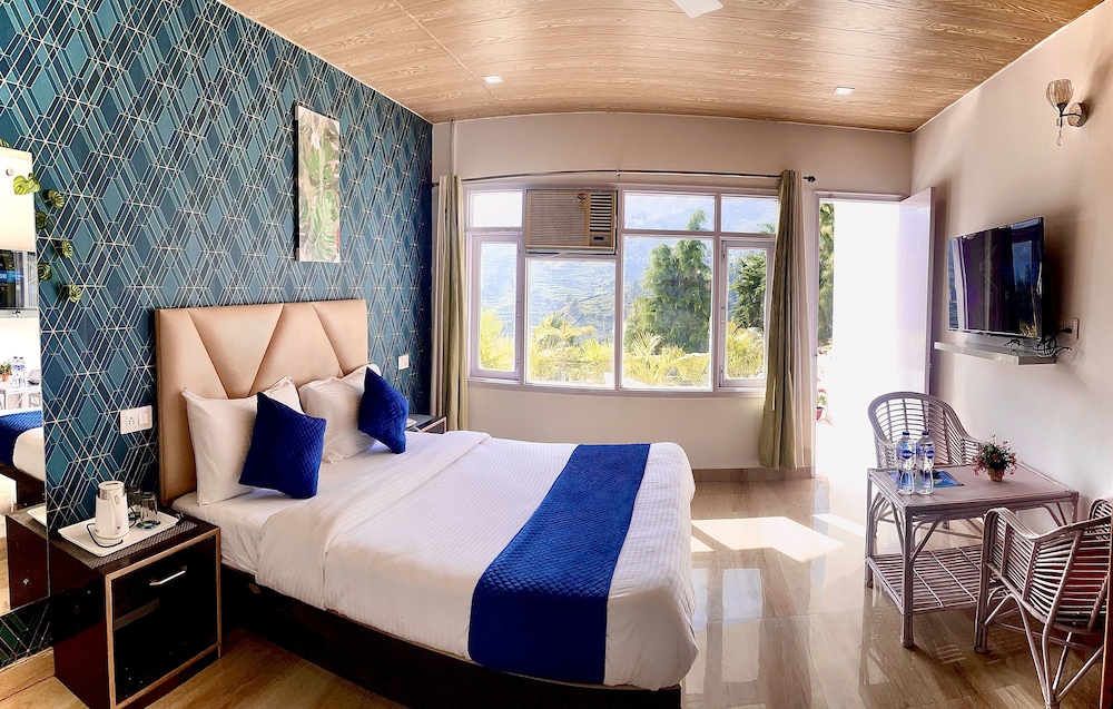 Hotel Shiva Lake - Near Mussoorie Lake