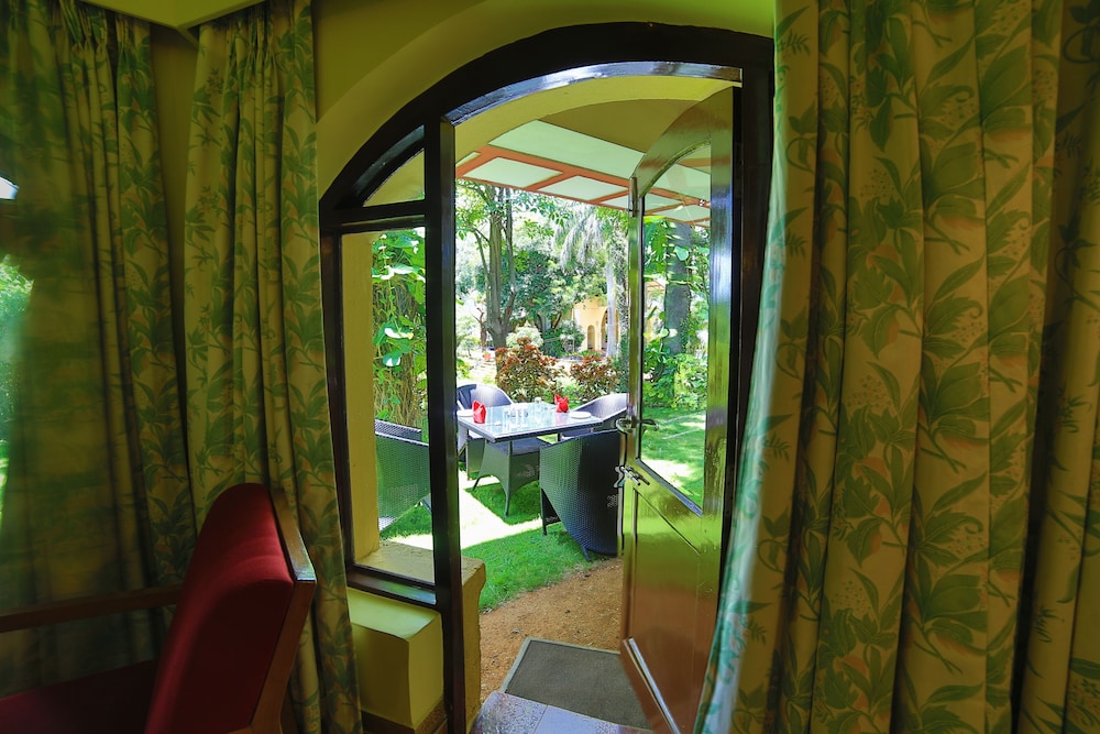 Cama Rajputana Club Resort
